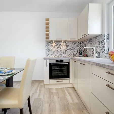 Vila Miholina - With Heated Swimming Pool *