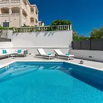 Miholina - With Heated Swimming Pool トロギール