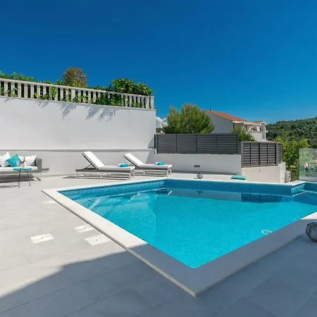 Miholina - With Heated Swimming Pool * Trogir