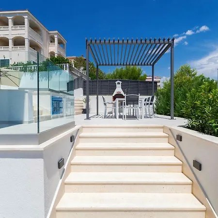 Miholina - With Heated Swimming Pool Trogir