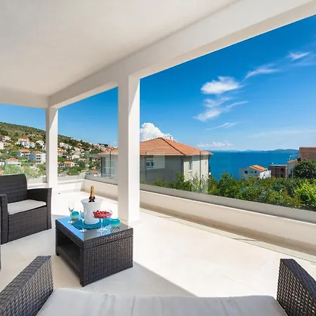 Miholina - With Heated Swimming Pool Trogir