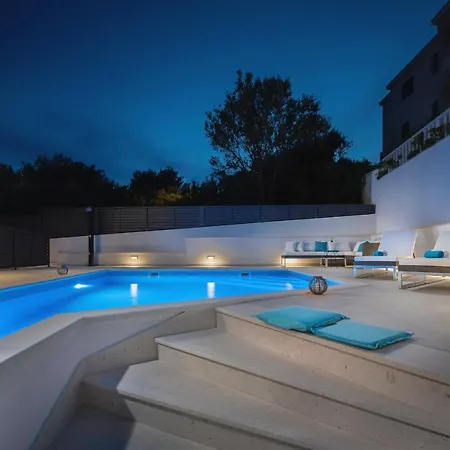 Miholina - With Heated Swimming Pool *