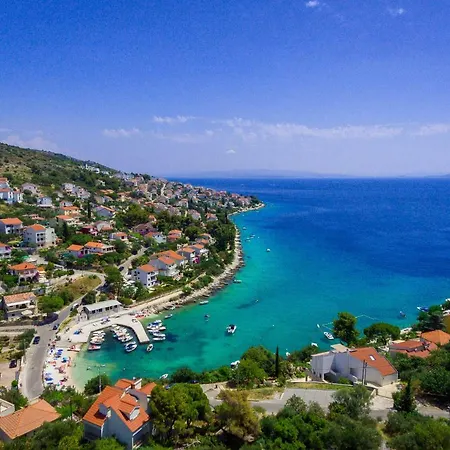 Miholina - With Heated Swimming Pool Vila