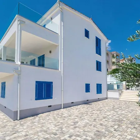 Miholina - With Heated Swimming Pool 别墅 *