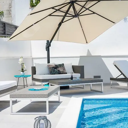 Miholina - With Heated Swimming Pool Vila *