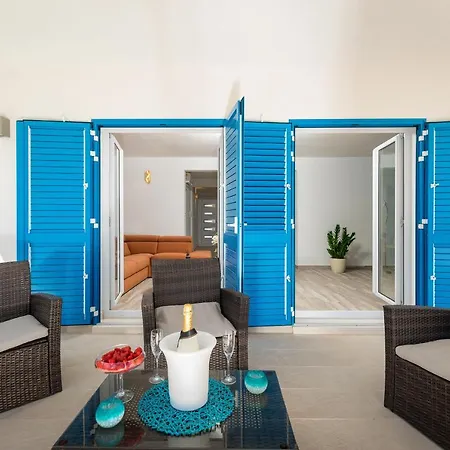 Miholina - With Heated Swimming Pool Vila