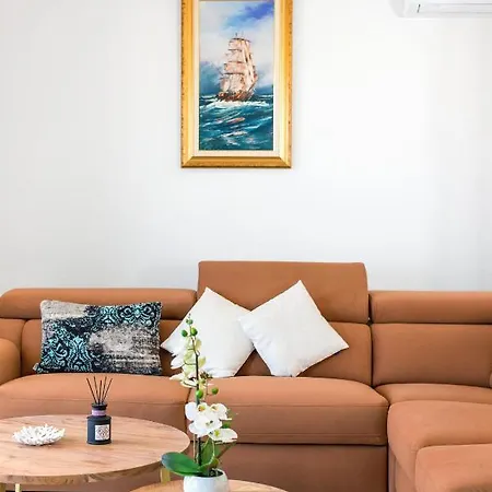 Vila Miholina - With Heated Swimming Pool