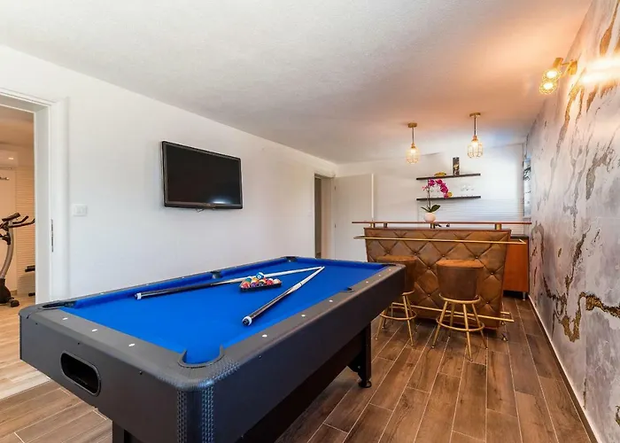 别墅 Miholina - With Heated Swimming Pool *