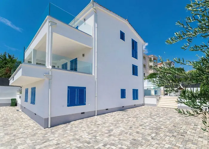 Miholina - With Heated Swimming Pool 别墅 *