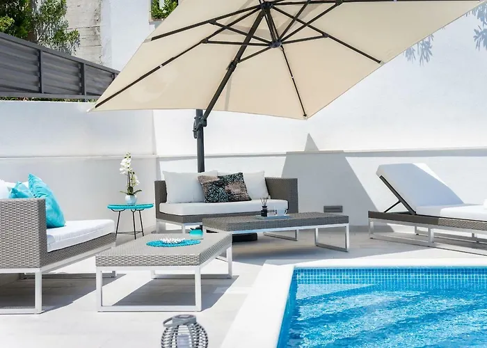 Miholina - With Heated Swimming Pool 别墅 *